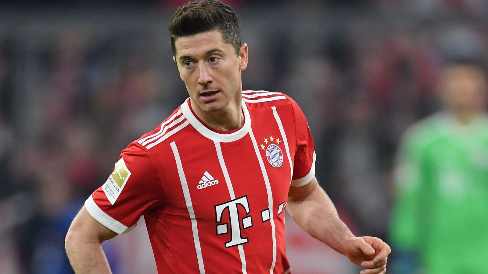 Robert Lewandowski Is Not For Sale At Any Price, Says - Soccer Player , HD Wallpaper & Backgrounds