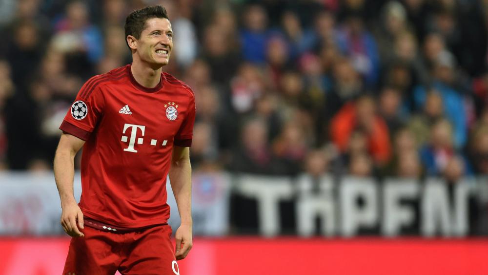 Lewandowski Laughs Off Real Madrid Rumours - Player , HD Wallpaper & Backgrounds