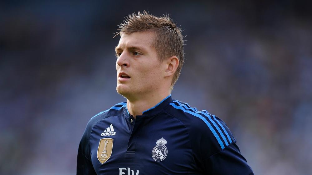 Zidane Feels Kroos Was Real Madrid's Missing Link - Toni Kroos Real Madrid Blue , HD Wallpaper & Backgrounds