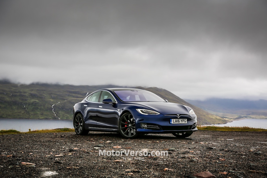 Tesla Wallpaper In Ipad Size 1024 X 768 Px - Tesla Model S 4k , HD Wallpaper & Backgrounds