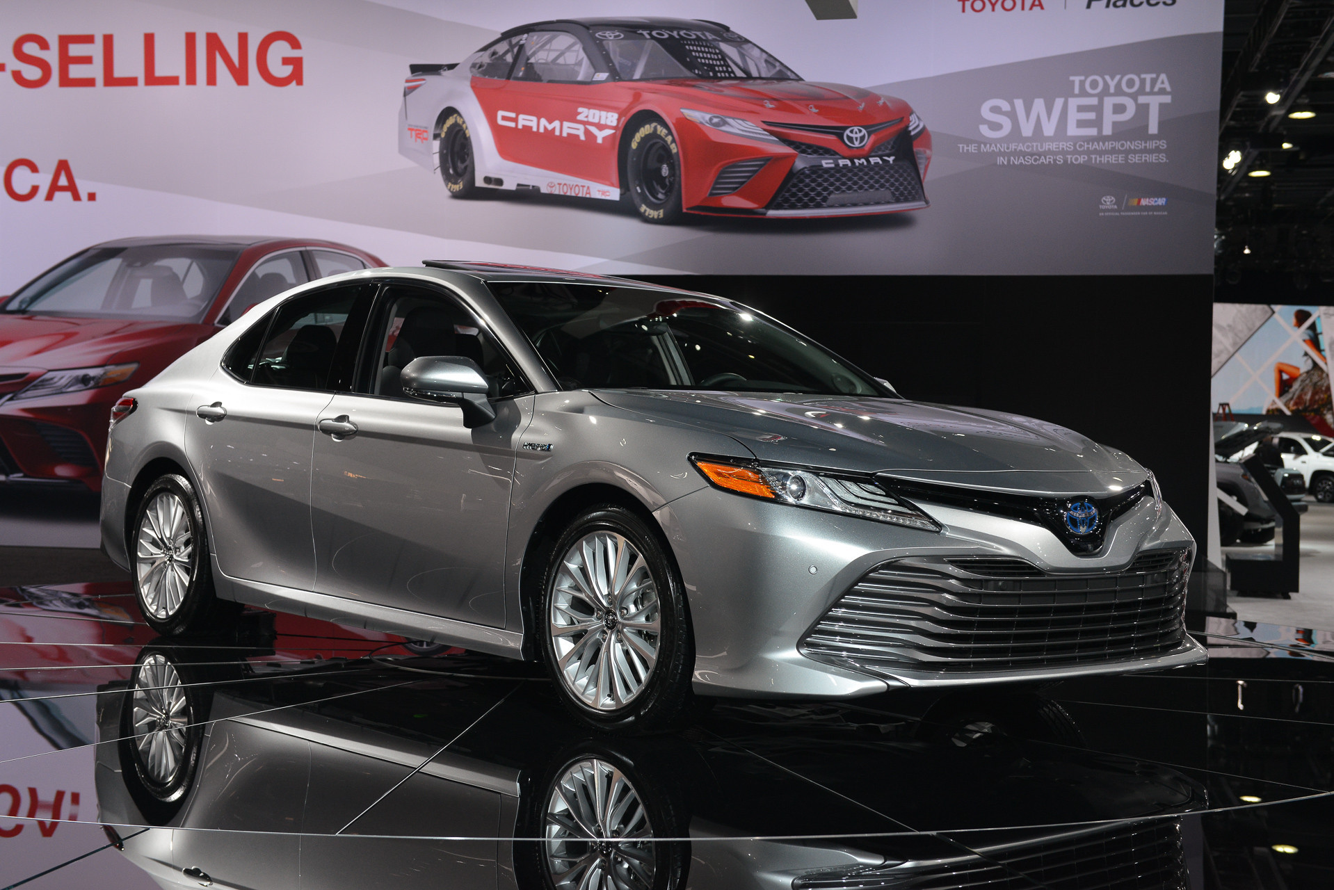 Download Image - 2018 Toyota Camry Hybrid Gas Mileage , HD Wallpaper & Backgrounds