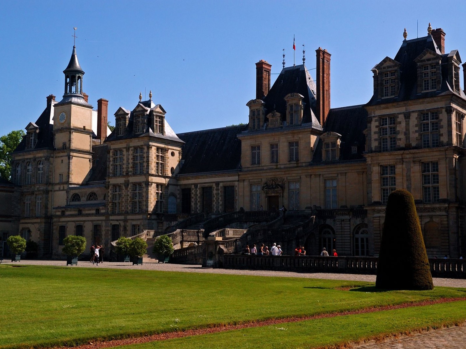 Building, University, Architecture Wallpaper And Background - Palace Of Fontainebleau , HD Wallpaper & Backgrounds