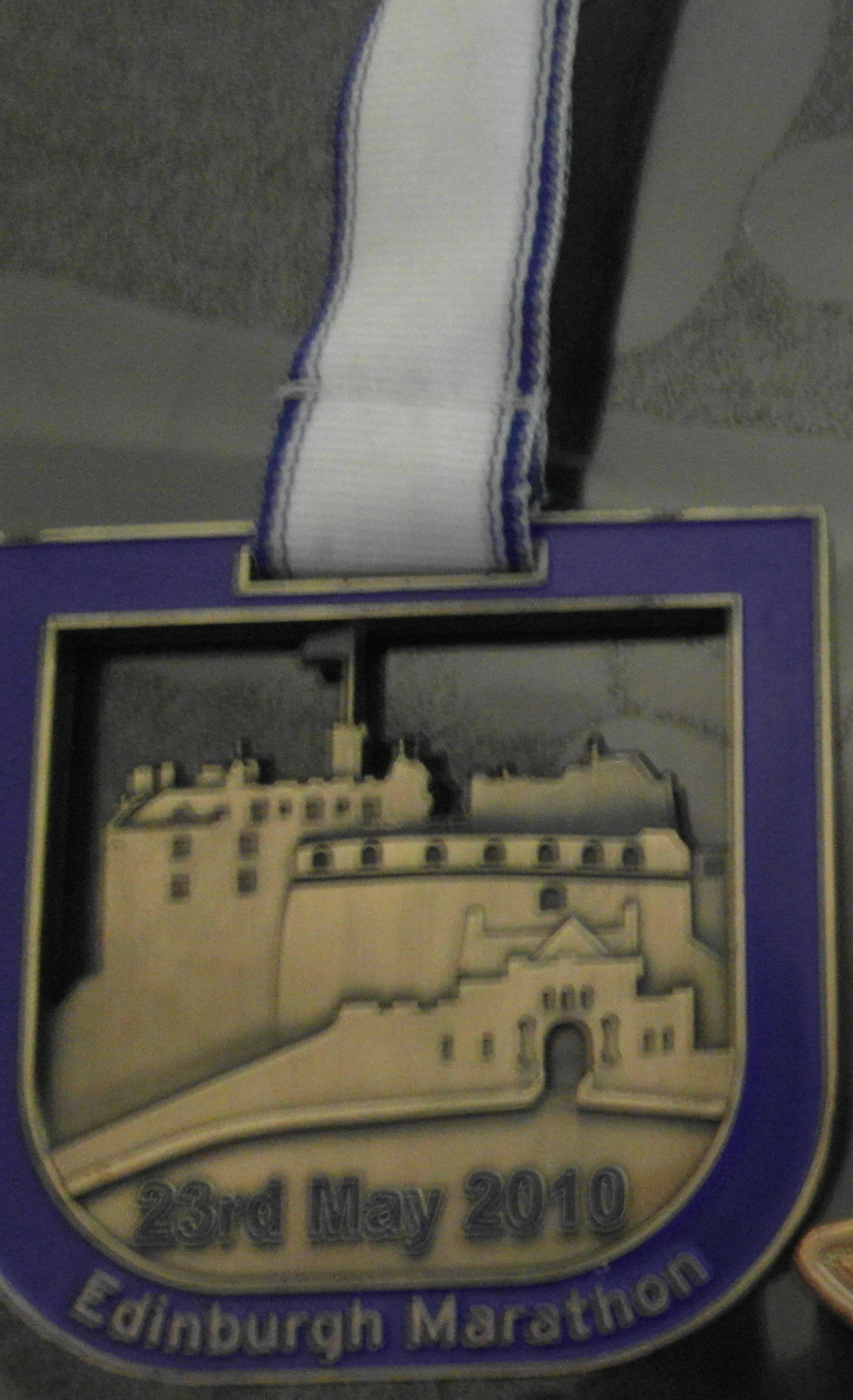 Edinburgh Marathon Medal - Locomotive , HD Wallpaper & Backgrounds
