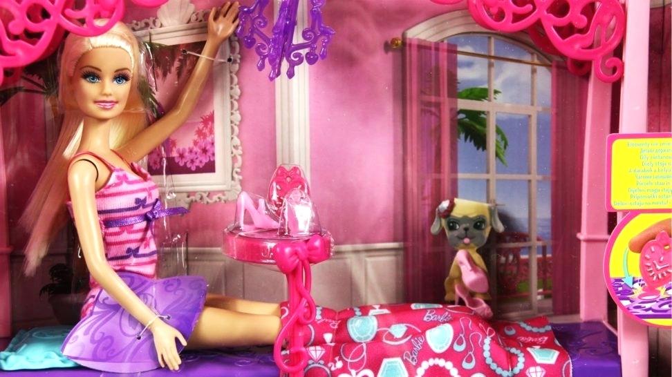 Cute Barbies Barbie Bedroom With A Dog Featuring Pink - Barbie Sypialnia Lozko Mattel , HD Wallpaper & Backgrounds