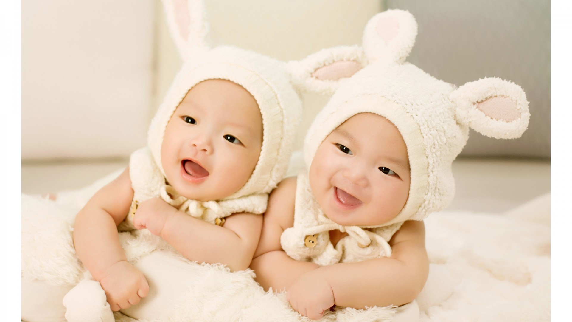 Cute Twin Babies Wallpaper - Twins Baby , HD Wallpaper & Backgrounds