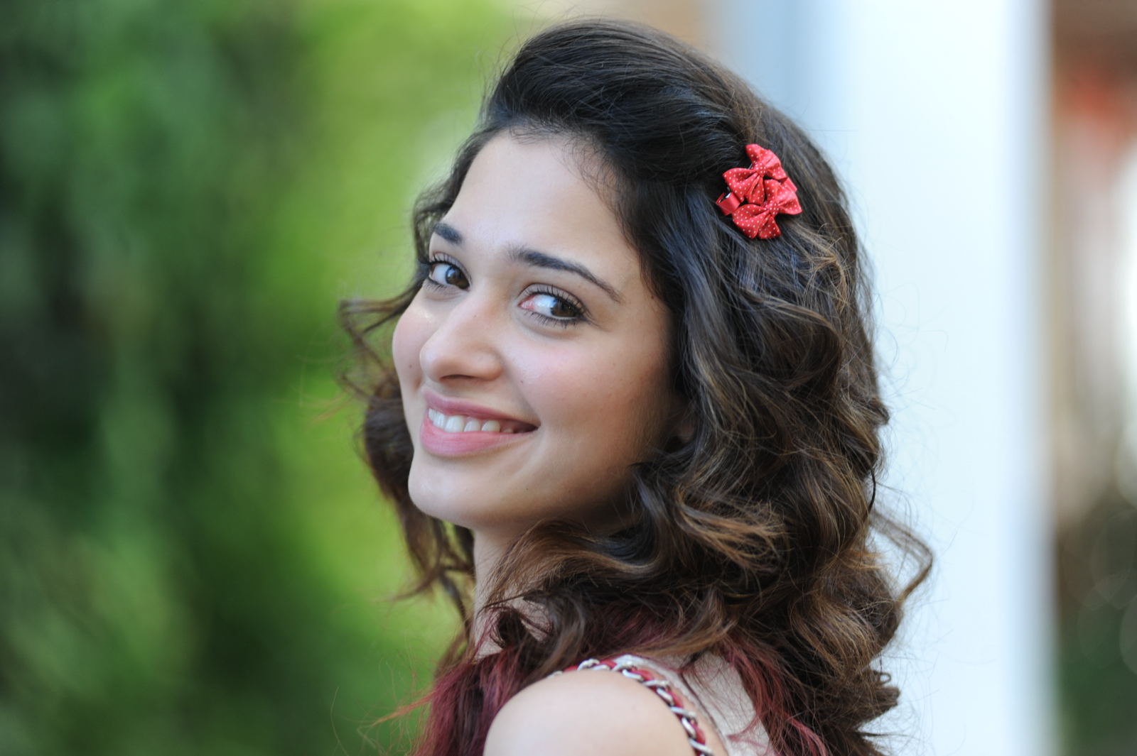 Cute Tamanna Wallpapers - Hindi Dj Video Song , HD Wallpaper & Backgrounds