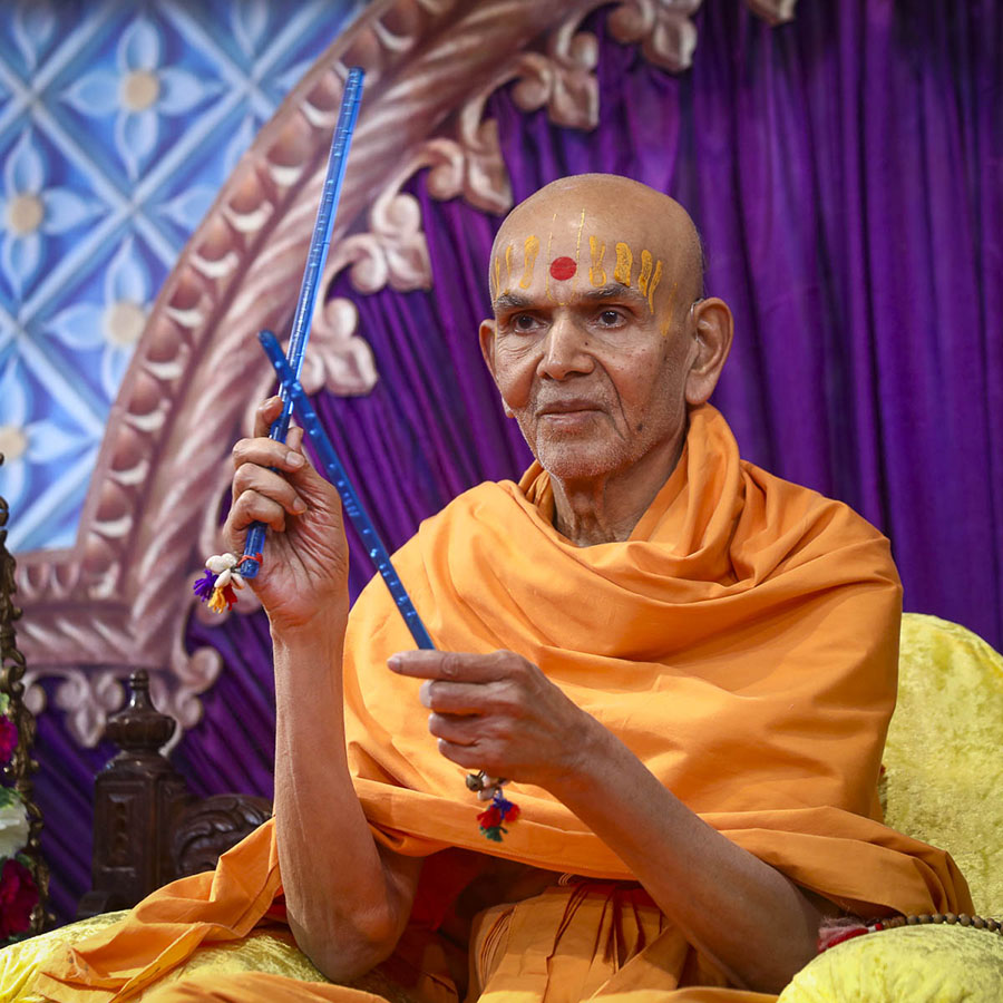 11 16 November 2016 Hh Mahant Swami Maharajs Vicharan - Mahant Swami Maharaj Dandiya , HD Wallpaper & Backgrounds