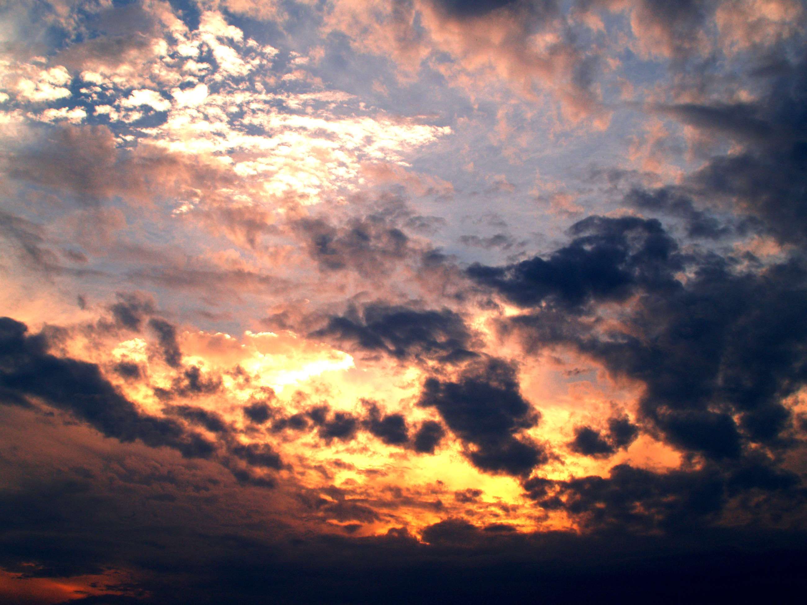 Aria, Atmosfera, Clima, Nuvole, Cloudscape, Nuvoloso, - Cloudy Sunsets , HD Wallpaper & Backgrounds