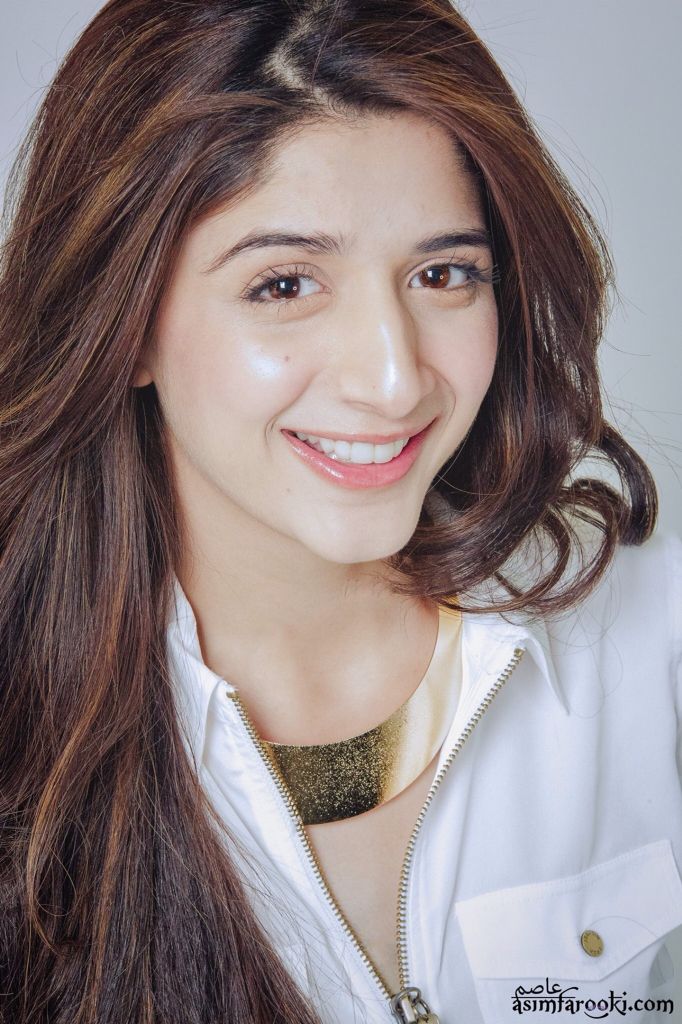 Mawra Is The Very Well Known Tv Actress Of Pakistan - Mawra Hocane Hd , HD Wallpaper & Backgrounds