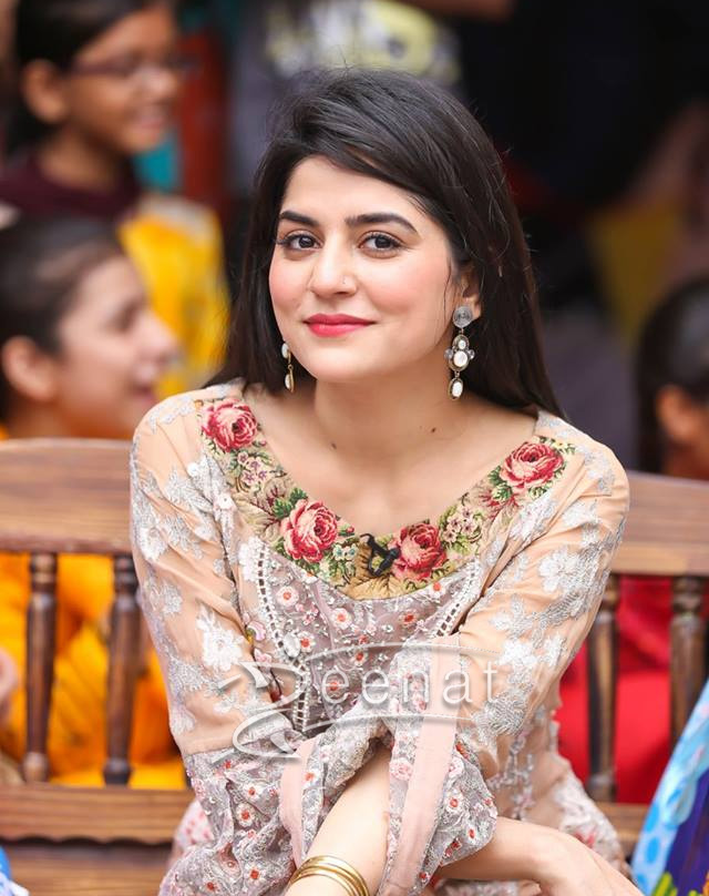 Click To Enlarge Image Sanam Baloch Click To Enlarge - Sanam Baloch Morning Show Black Dress , HD Wallpaper & Backgrounds