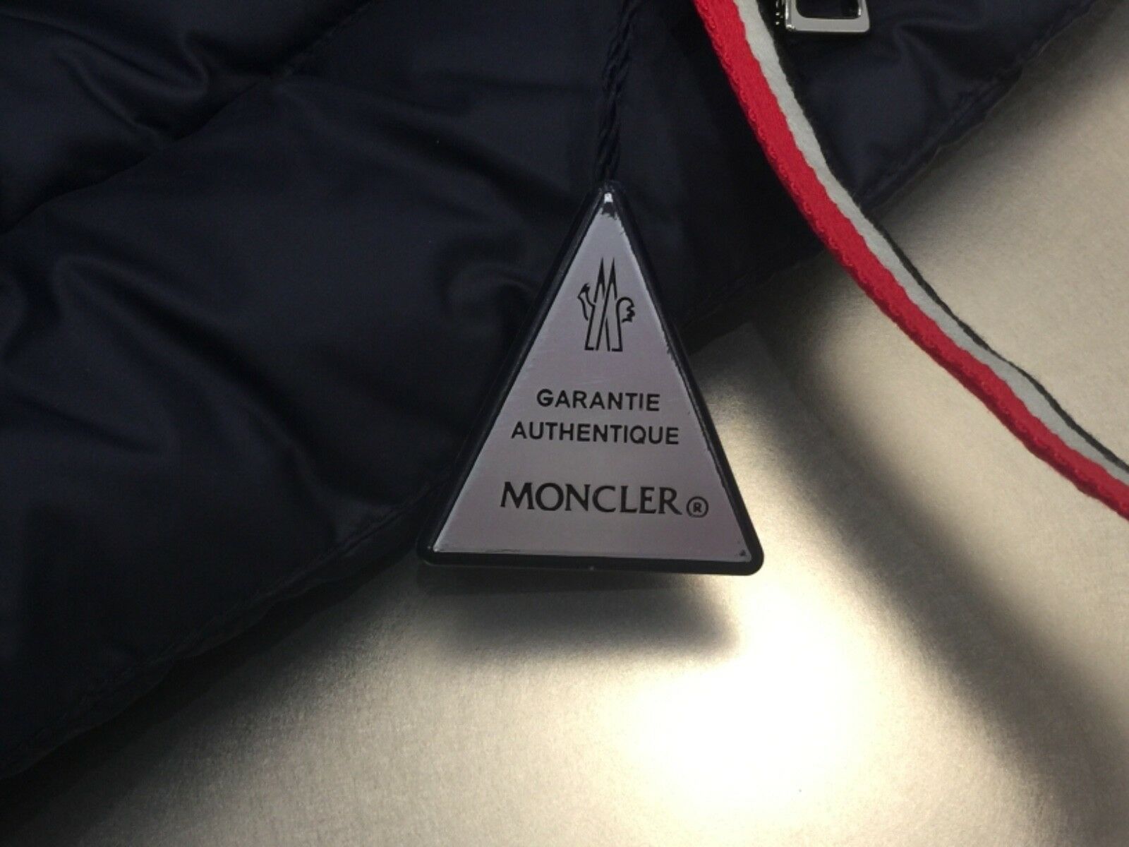 Moncler Women's Size 2 / Medium Benitoite Quilted Down - Label , HD Wallpaper & Backgrounds