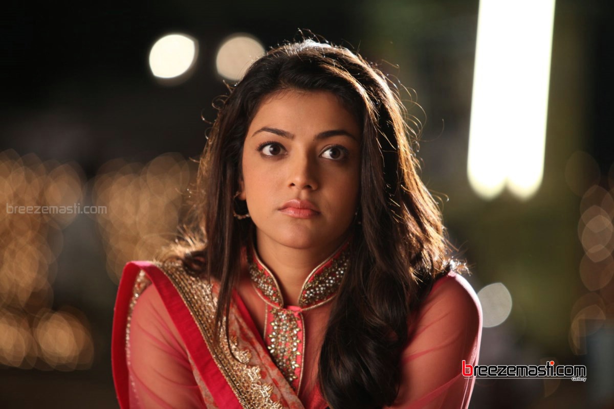 Kajal Agrawal Wallpaper Download - Kajal Agarwal Hd Pic Download , HD Wallpaper & Backgrounds