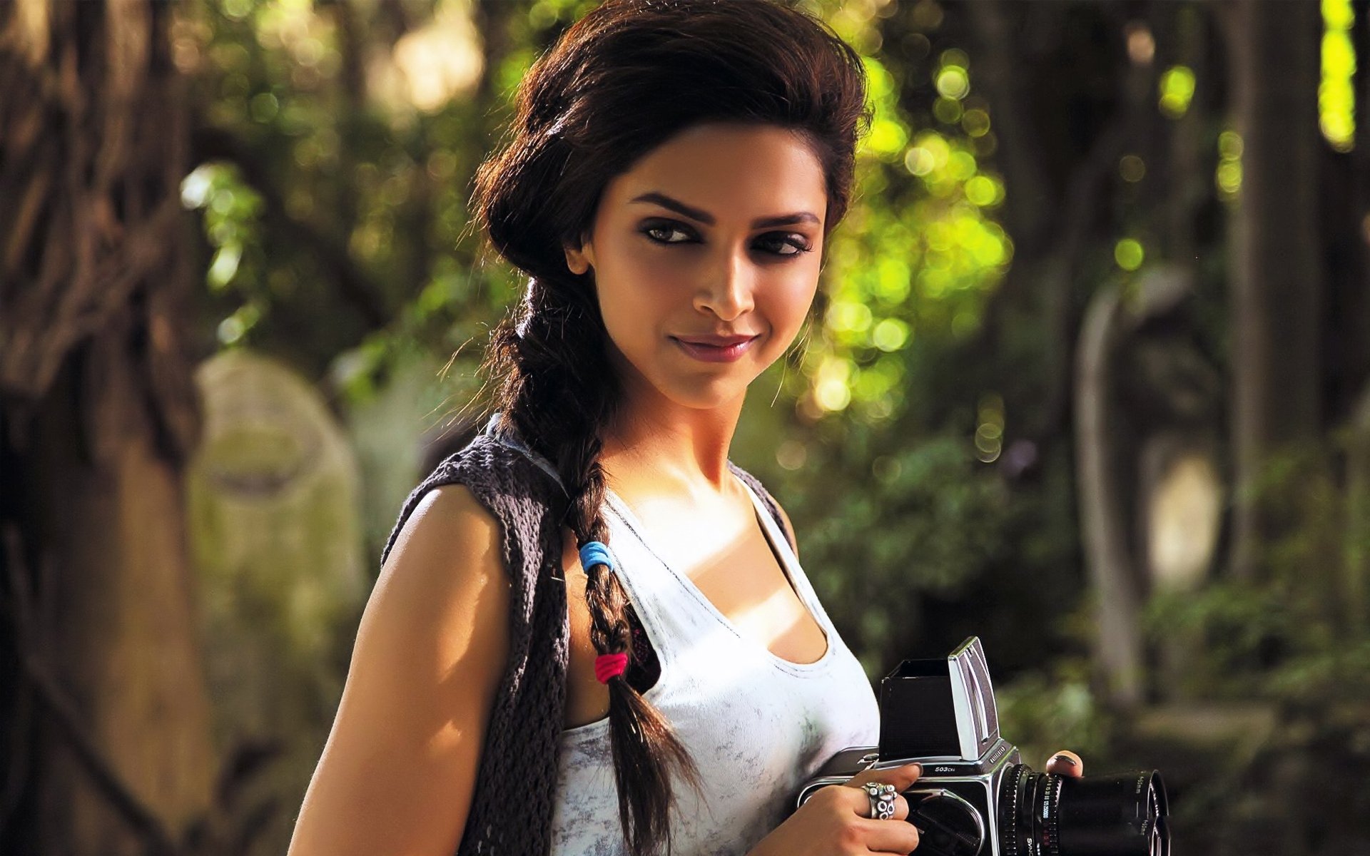 Hd Wallpaper - Deepika Padukone , HD Wallpaper & Backgrounds