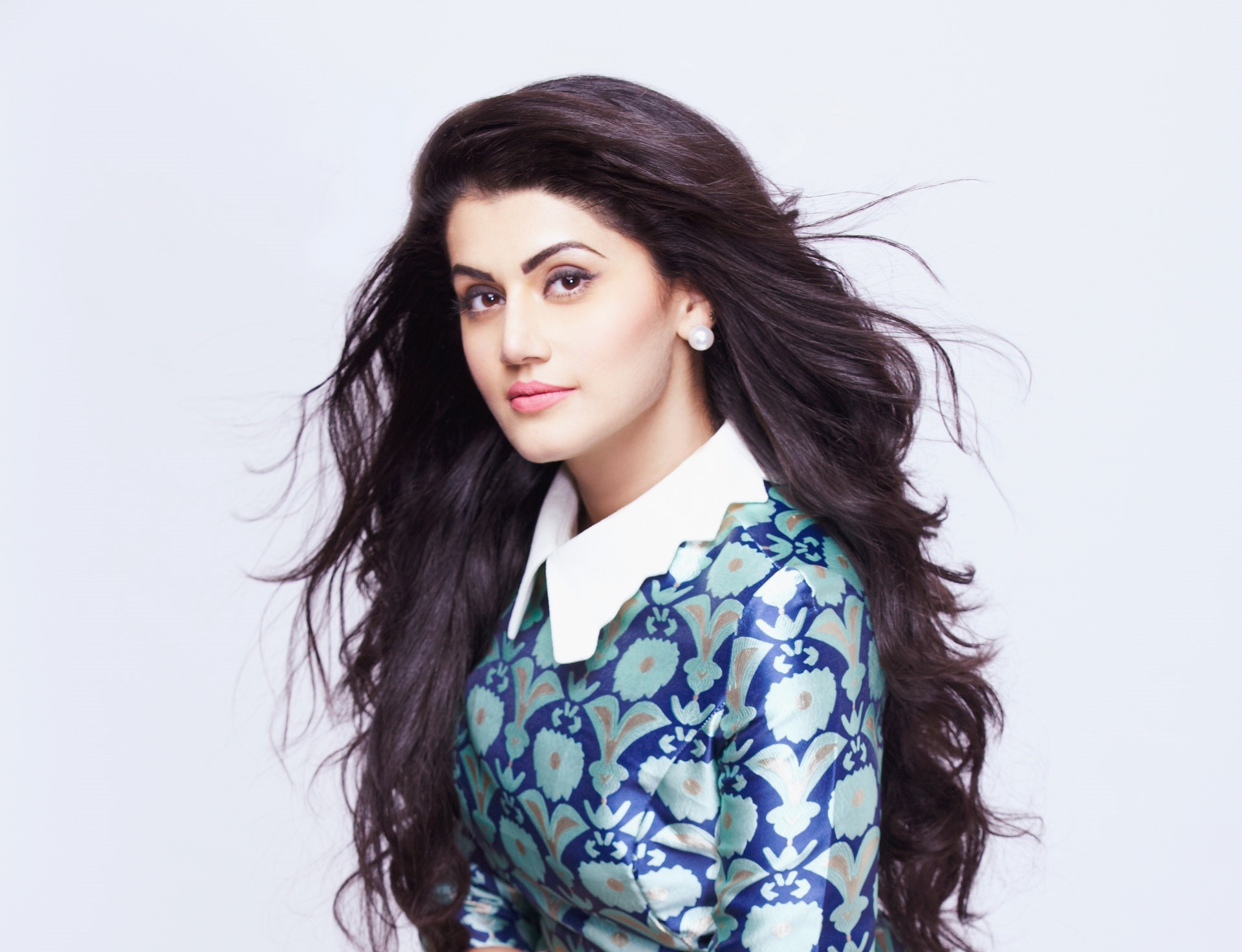 Hd - Taapsee Pannu , HD Wallpaper & Backgrounds