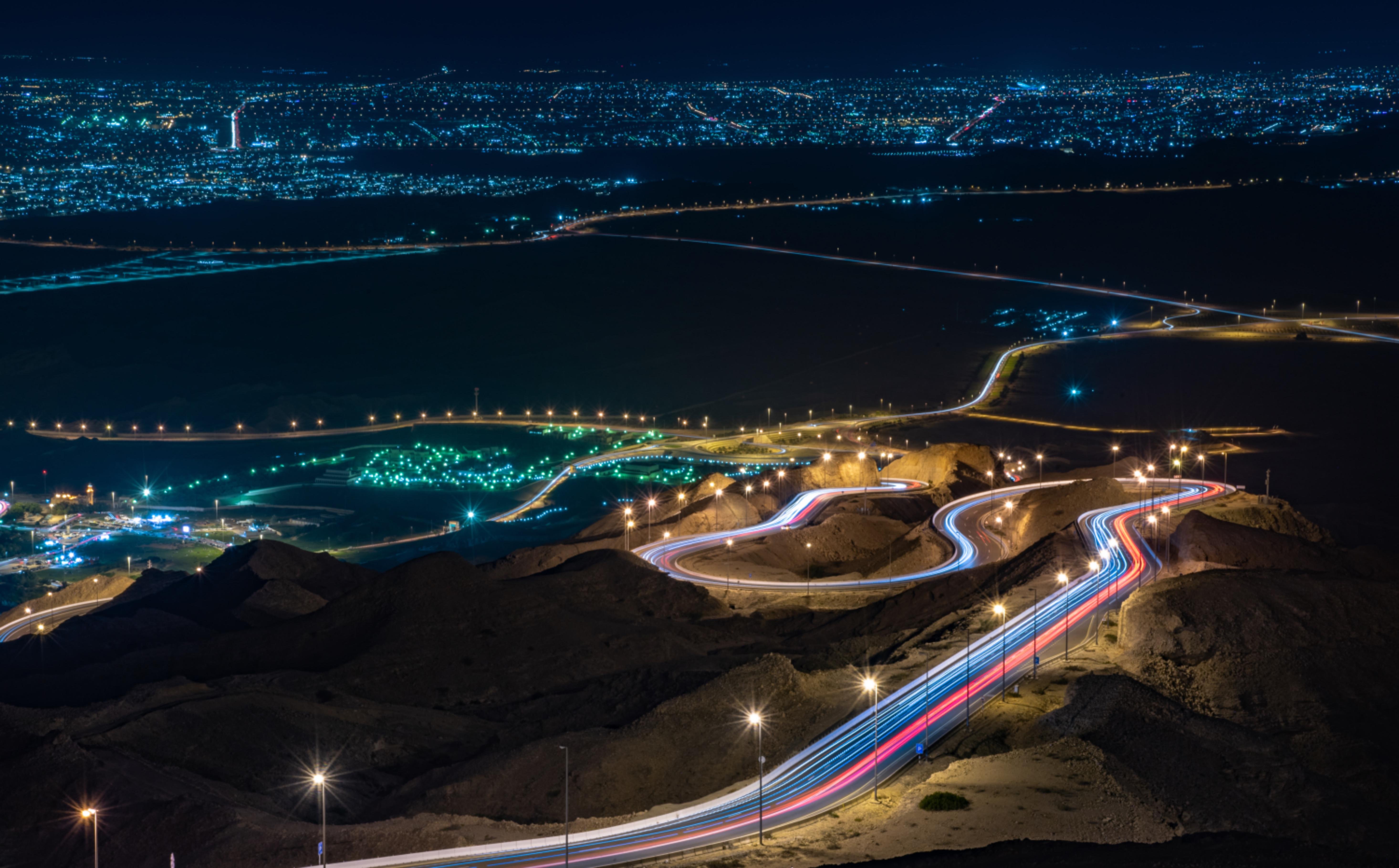 Night City, City Lights, Long Exposure, Road, Abu Dhabi, - United Arab Emirates , HD Wallpaper & Backgrounds