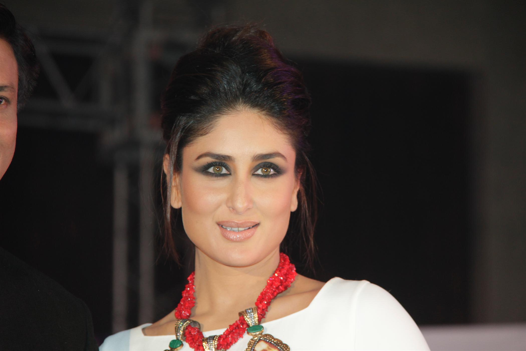 Kareena Kapoor - Kareena Kapoor 4k Hd , HD Wallpaper & Backgrounds