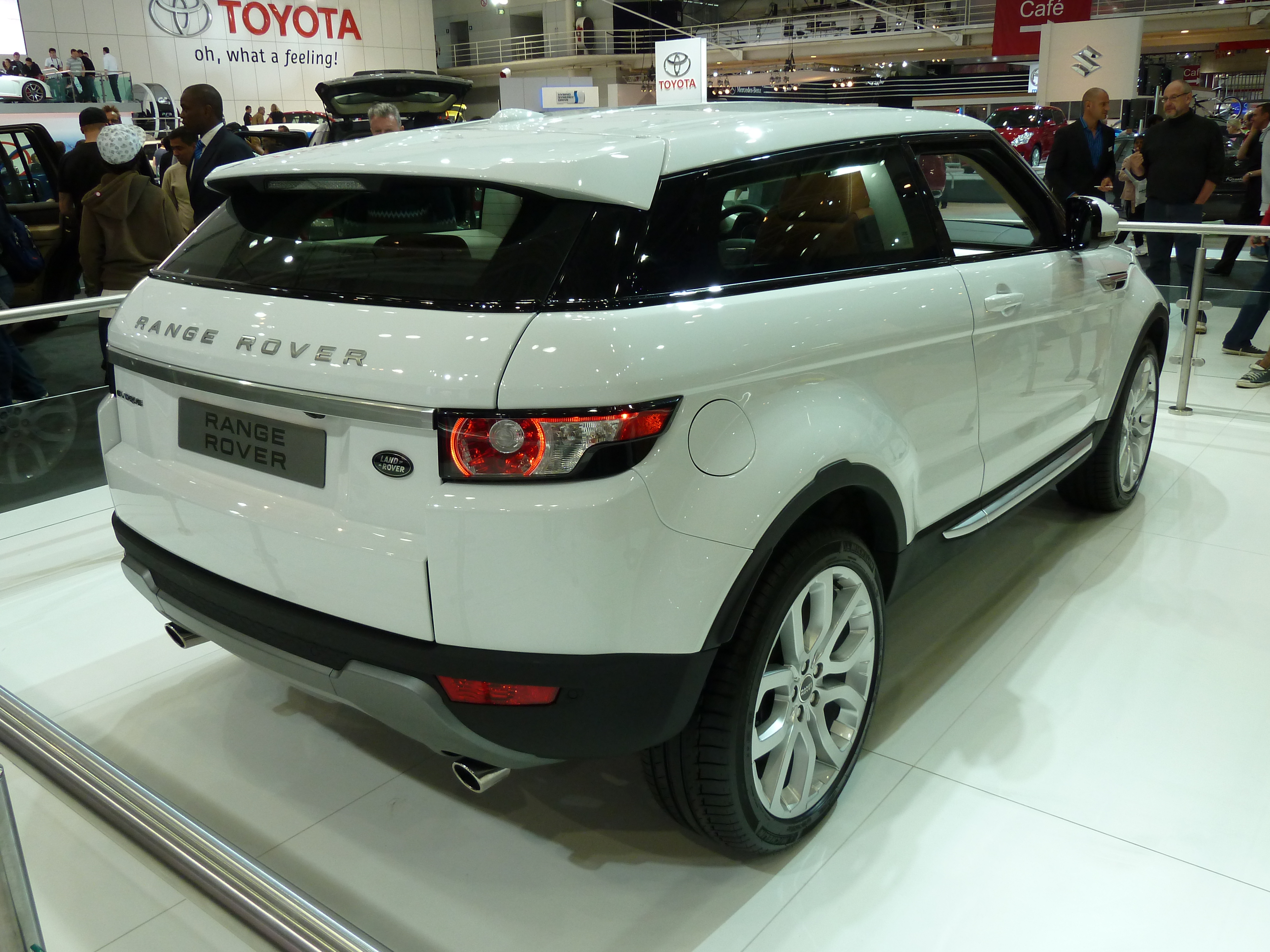 Download - Range Rover Evoque , HD Wallpaper & Backgrounds
