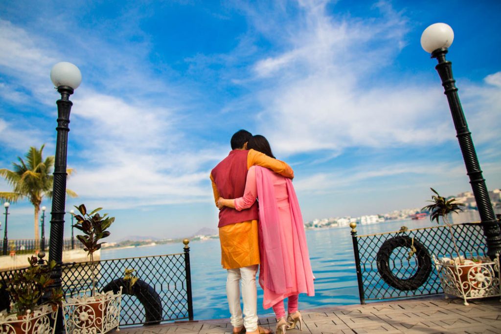 Beautiful Images From A Wedding In Udaipur - Punjabi Couples Back Side , HD Wallpaper & Backgrounds