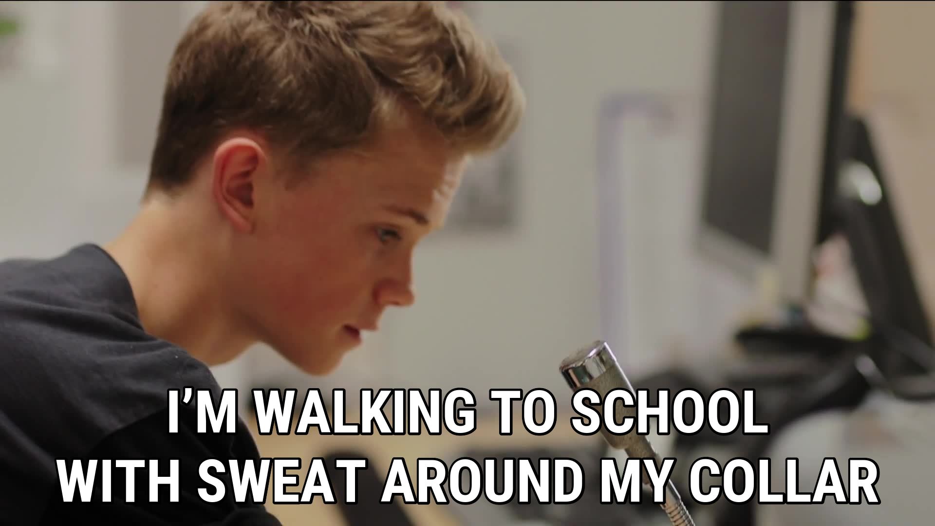 I'm Walking To School With Sweat Around My Collar / - Photo Caption , HD Wallpaper & Backgrounds