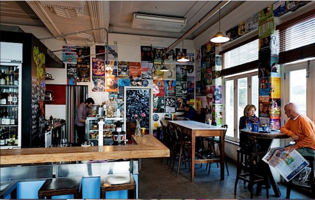 Desain Interior Dinding Cafe - Cafeteria , HD Wallpaper & Backgrounds