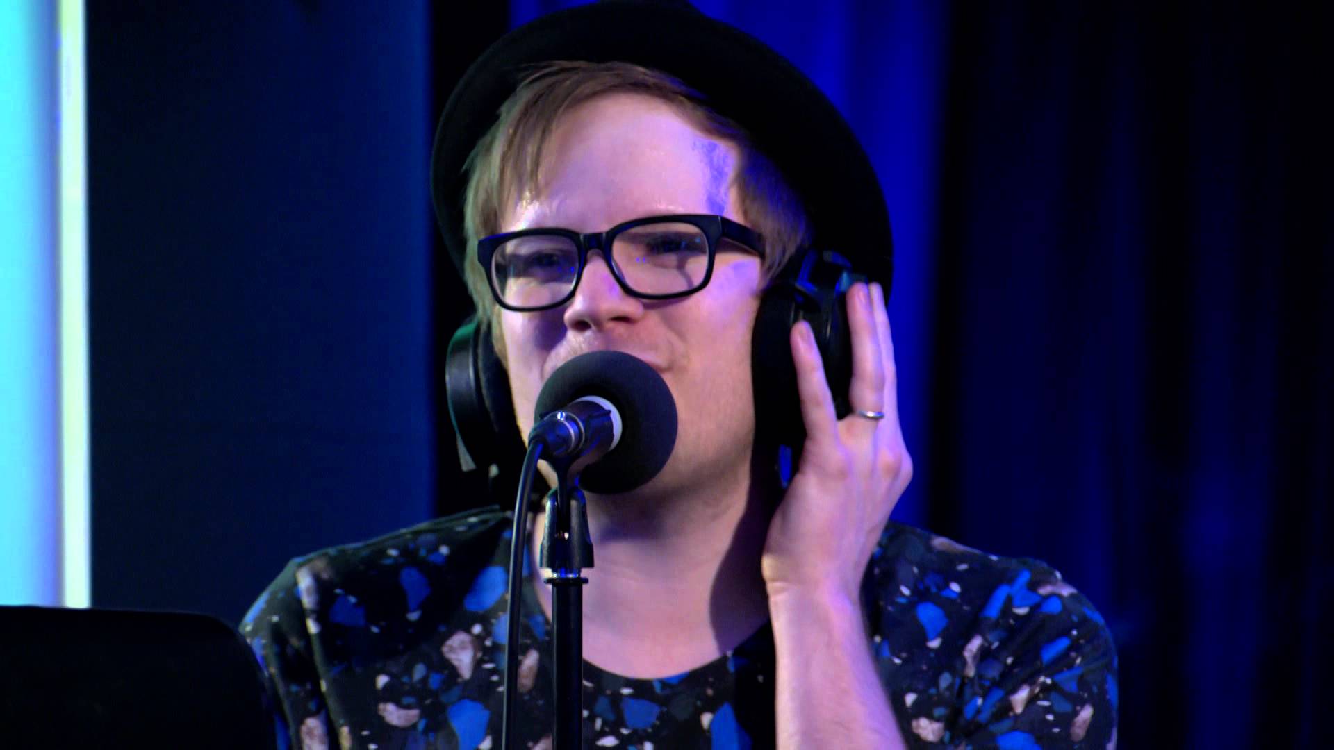 Fall Out Boy's Patrick Stump On Live Lounge - Concert , HD Wallpaper & Backgrounds