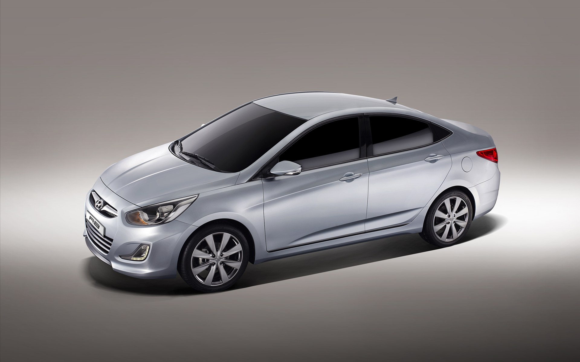 Hyundai Verna Wallpaper - Verna 2013 Top Model , HD Wallpaper & Backgrounds