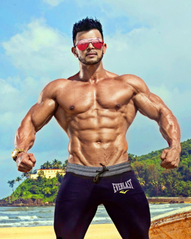 The Forgotten Bollywood Hero Is Living An Incredibly - Sahil Khan Bodybuilder , HD Wallpaper & Backgrounds