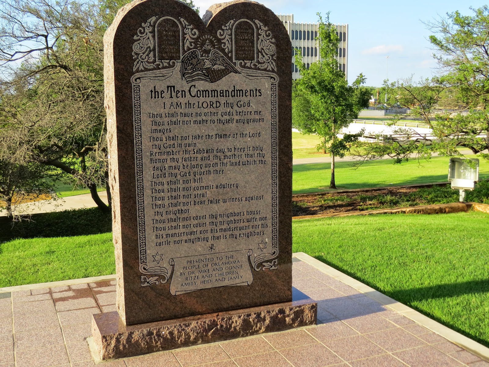 Ten Commandments Monument In Oklahoma - Ten Commandments Monument At The Arkansas Capitol , HD Wallpaper & Backgrounds