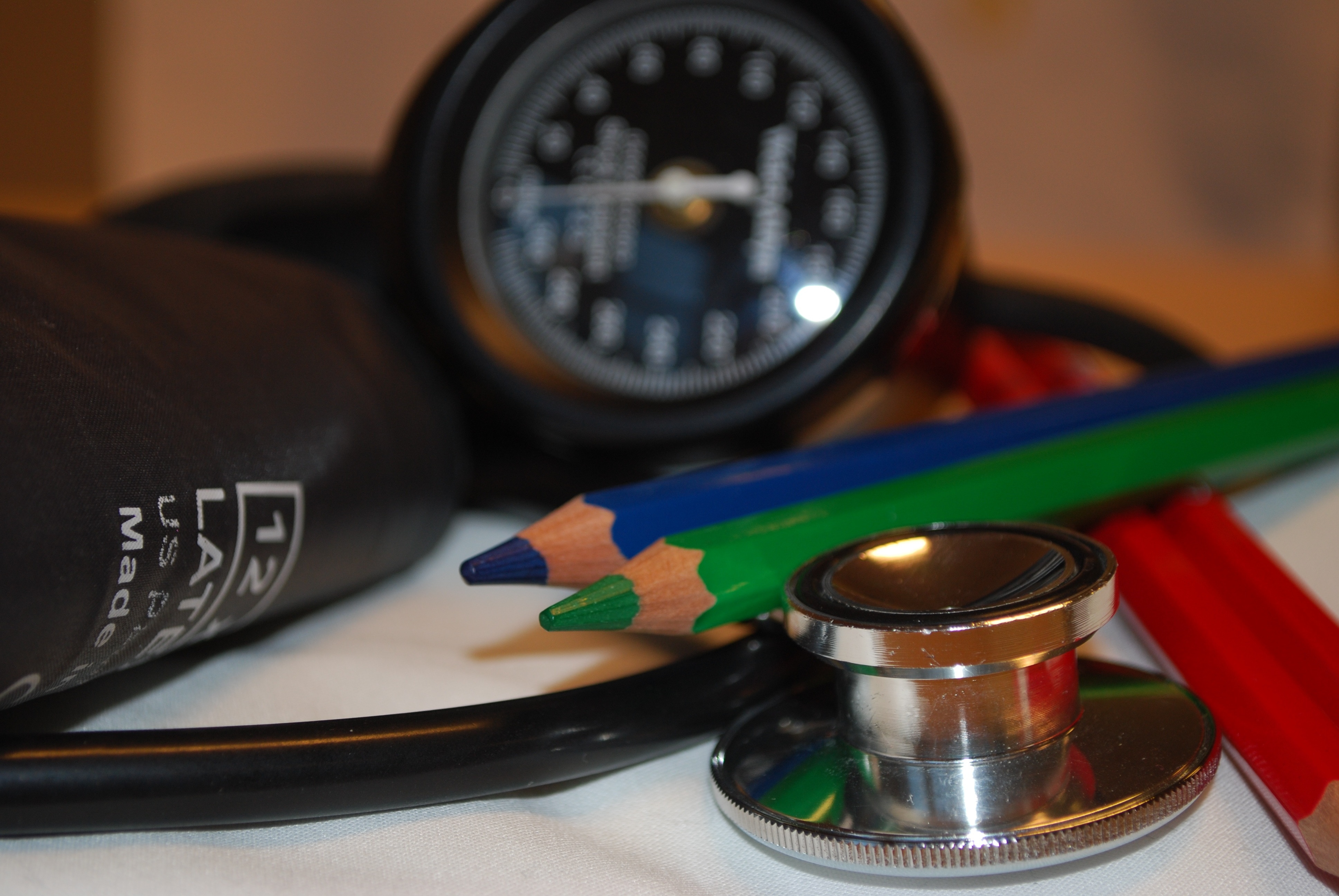 Black Stethoscope - Medicine , HD Wallpaper & Backgrounds