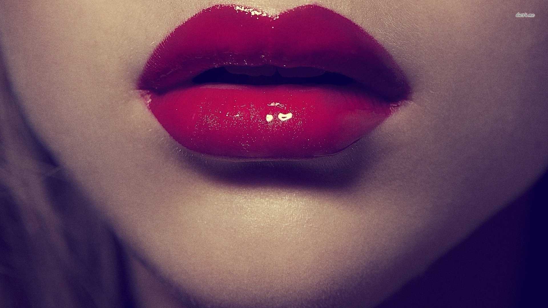 Red Lips Wallpaper - Red Lips , HD Wallpaper & Backgrounds