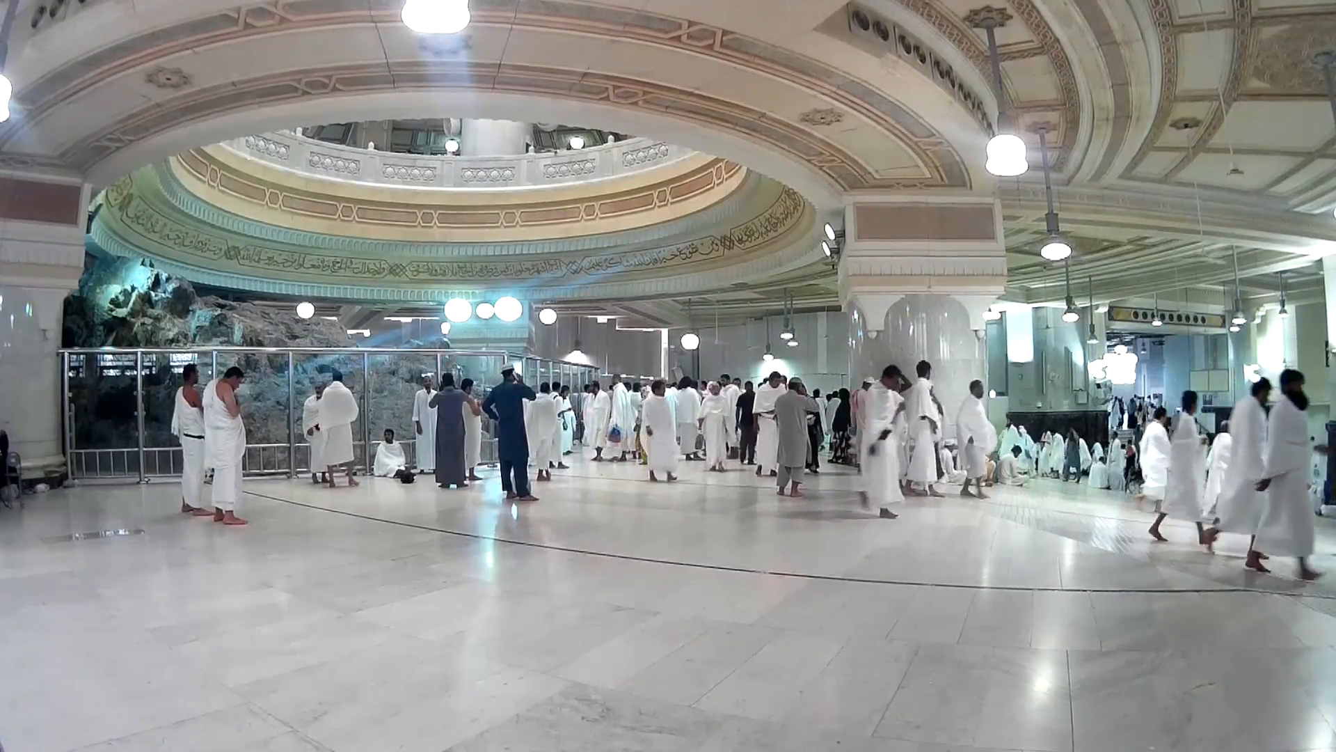 Muslim Pilgrims Perform Saei 7 Round From Safa To Marwah - Mount Safa And Marwa In Saudi Arabia , HD Wallpaper & Backgrounds