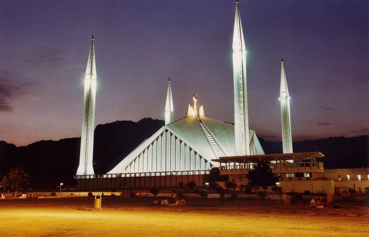 Faisal Mosque Islamabad Wallpaper - Famous Historical Places Of ...