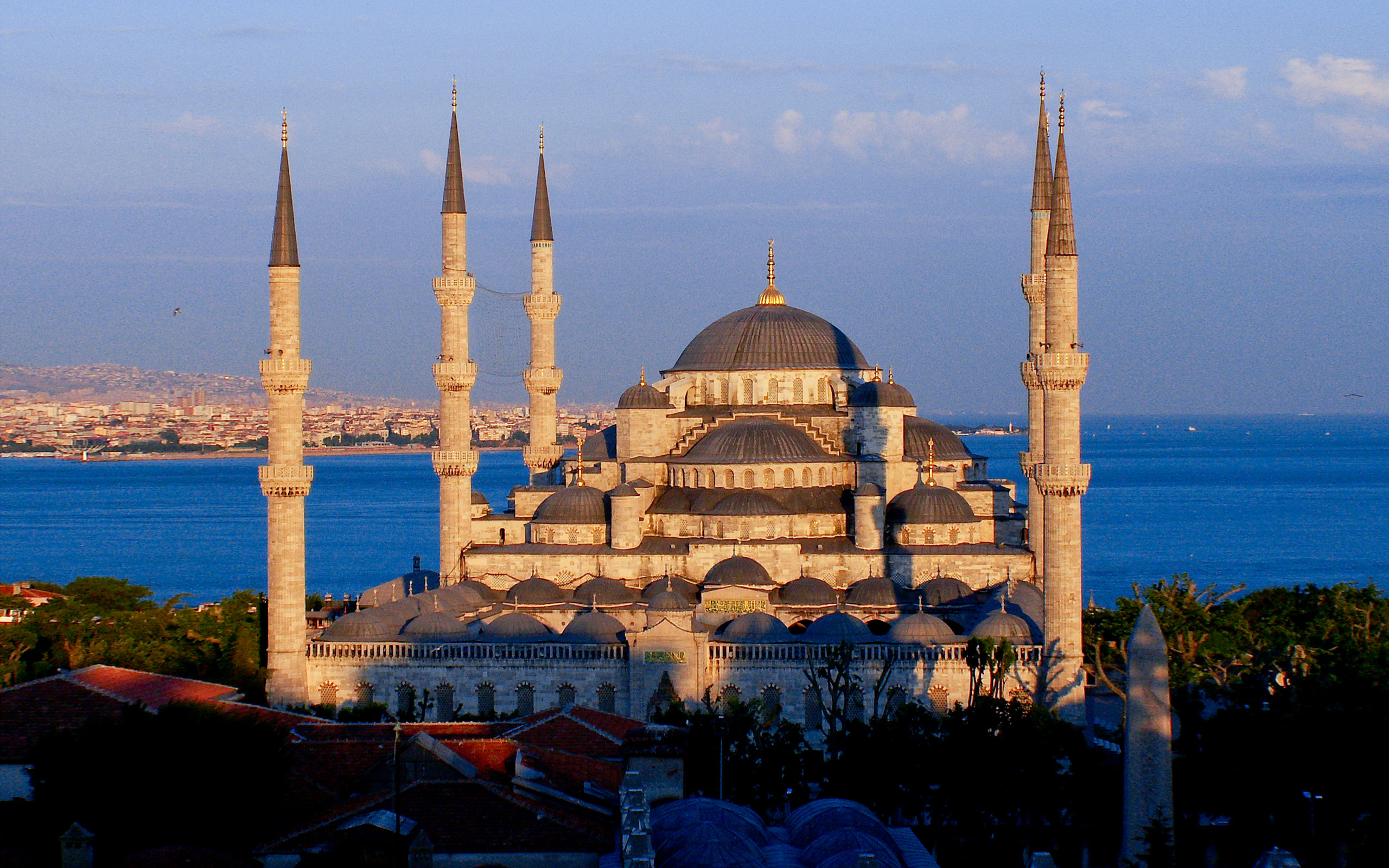 Blue Mosque Of Sultan Ahmed Mosque In Istanbul Turkey - Sultan Ahmed Mosque , HD Wallpaper & Backgrounds