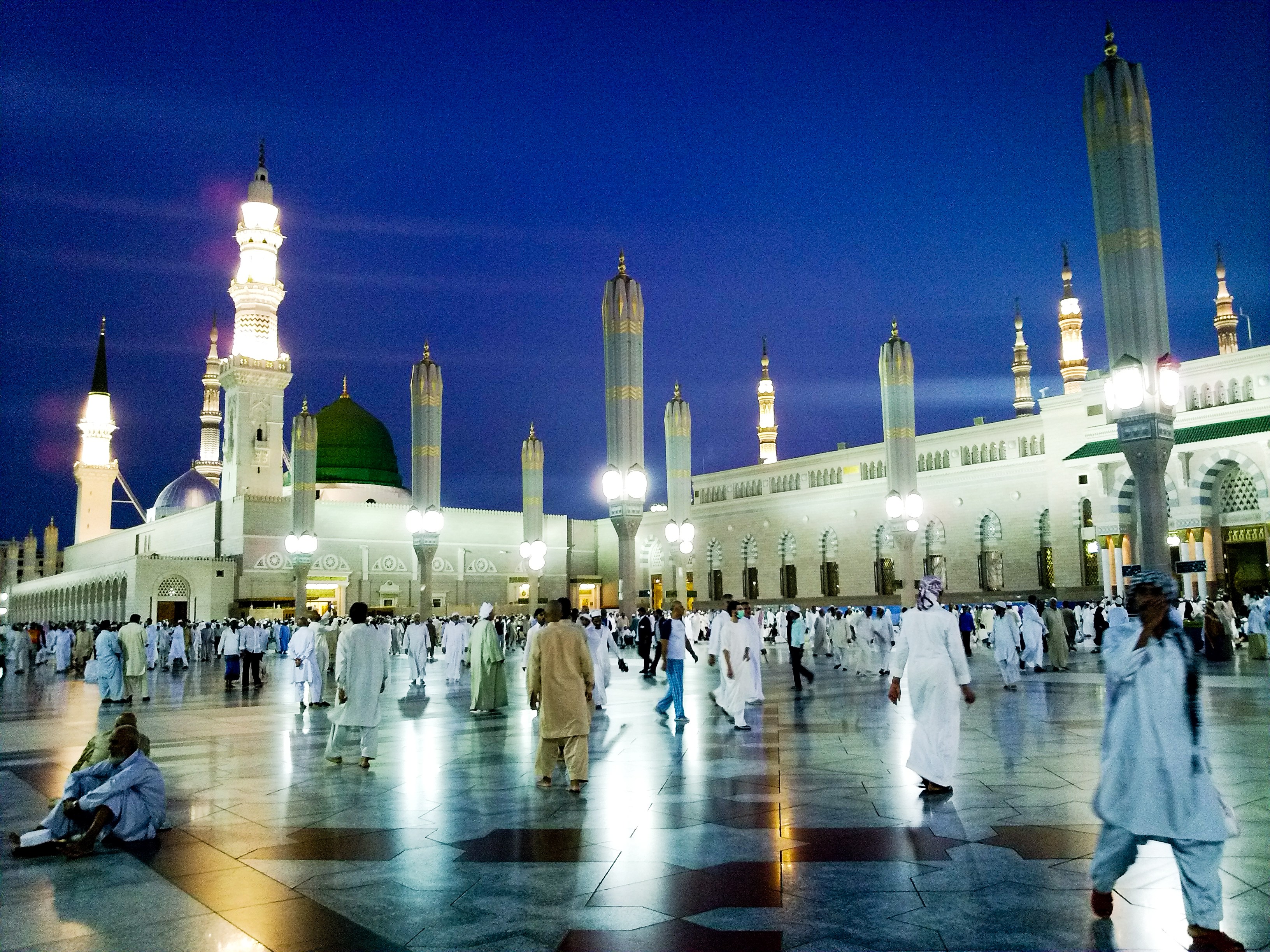 Attend Prayers Here, Especially During My First 3-4 - Al-masjid Al-nabawi , HD Wallpaper & Backgrounds