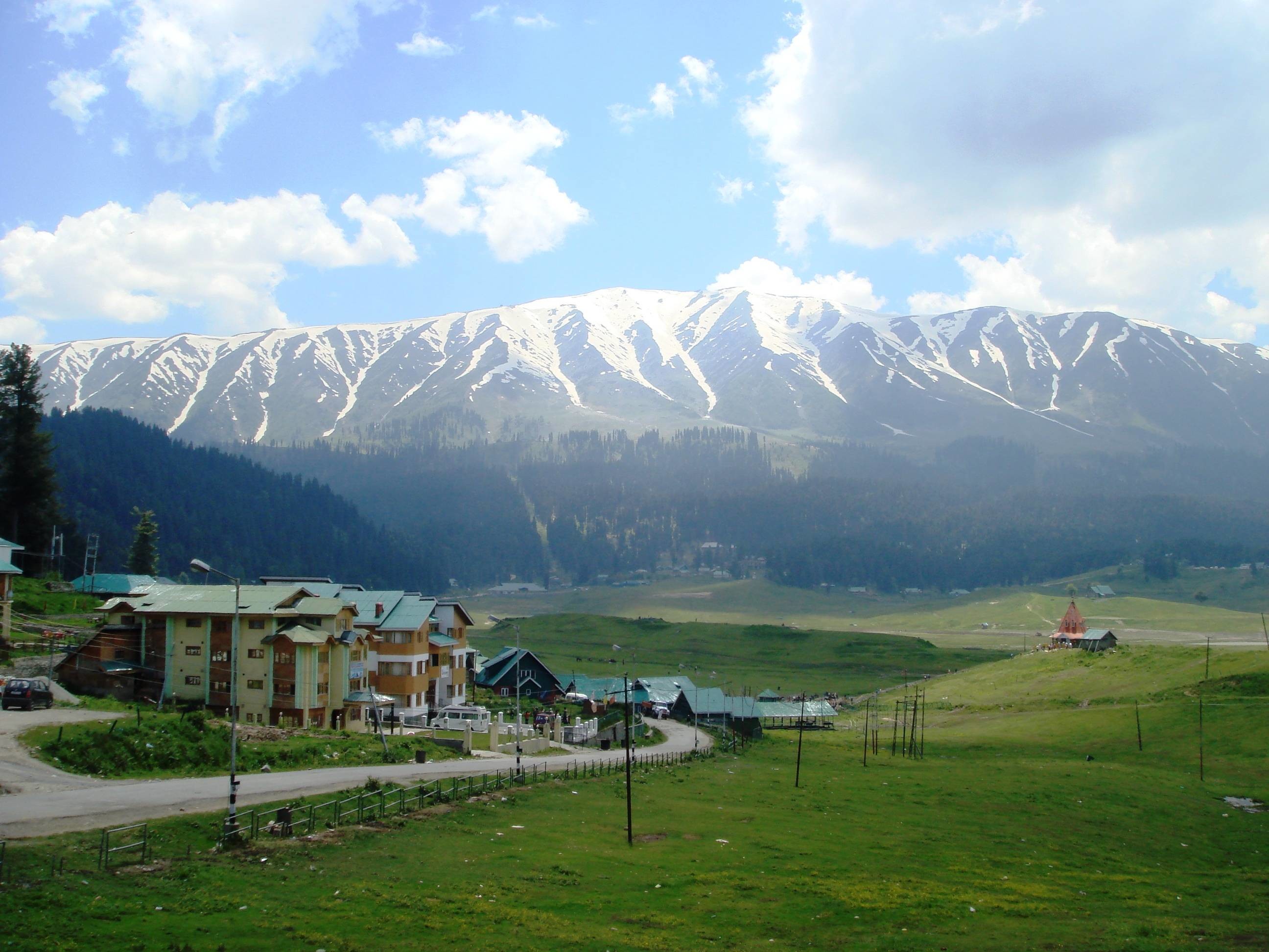 And The People Living There Jammu And Kashmir Stock - Gulmarg Kashmir , HD Wallpaper & Backgrounds