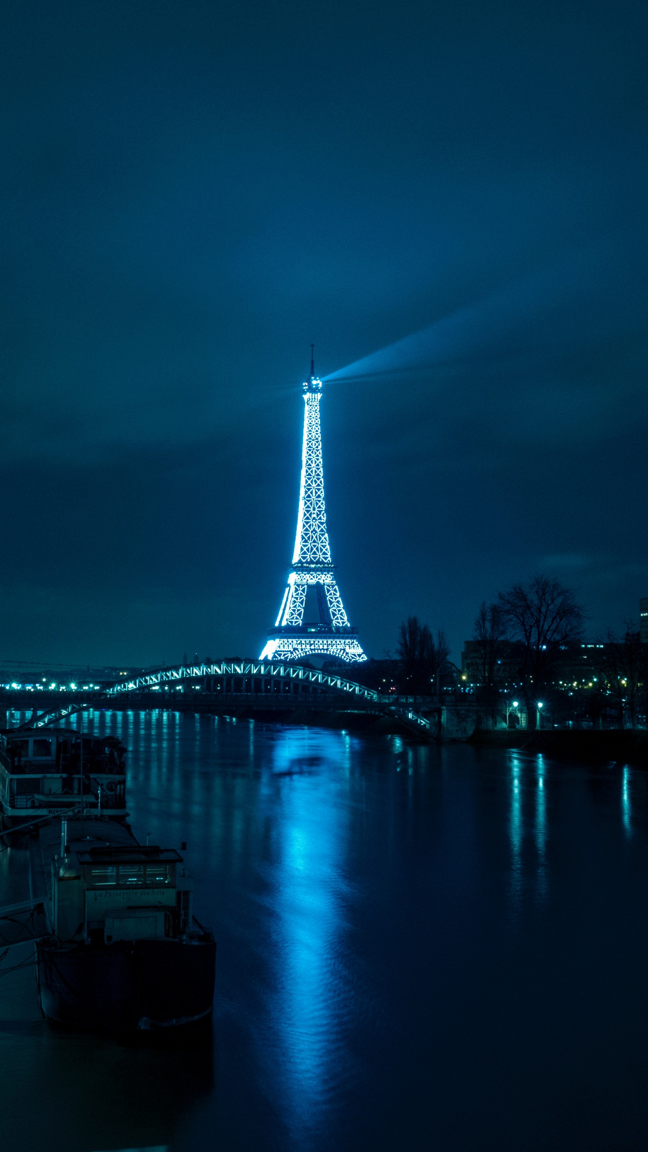 Download Paris Desktop Wallpaper Download Wtg3084969 - Eiffel Tower Hd Wallpaper Night Iphone , HD Wallpaper & Backgrounds