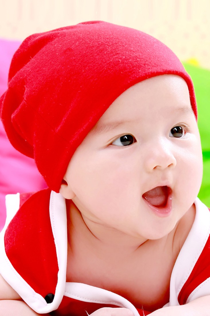 Baby Red Hat - Love Cute Baby Photos With A Smile , HD Wallpaper & Backgrounds