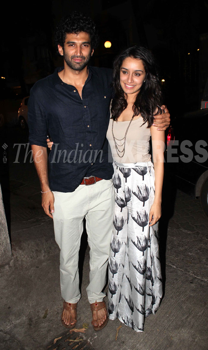 Aditya Roy Kapur And Shraddha Kapoor Watched Their - Aditya Roy Kapur And Sraddha Kapoor , HD Wallpaper & Backgrounds