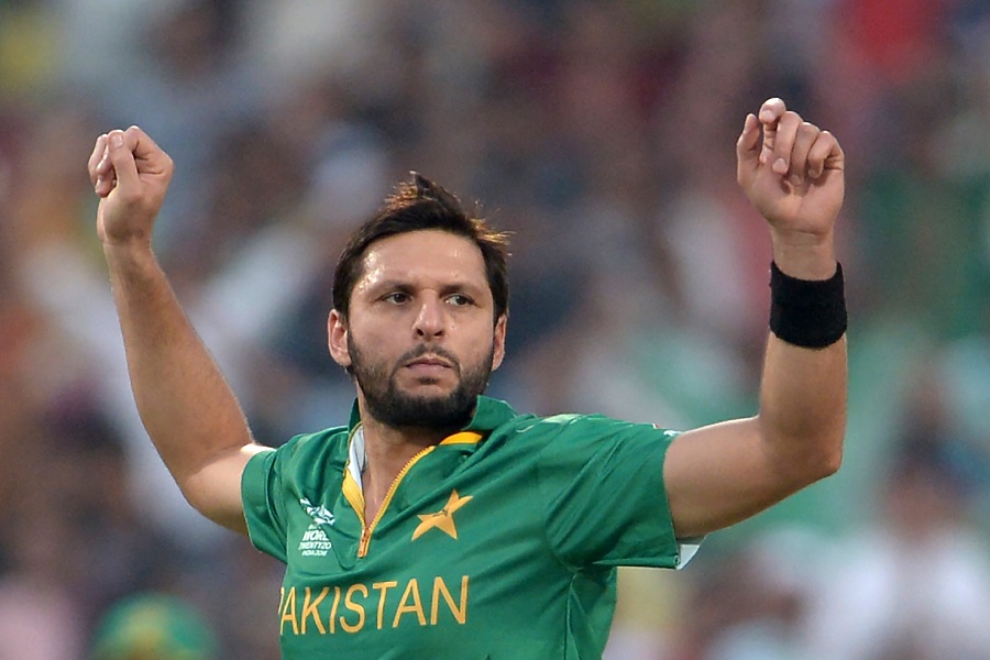 Fans Cheer 'boom Boom Afridi' As The 36 Year Old Arrives - شاہد آفریدی , HD Wallpaper & Backgrounds
