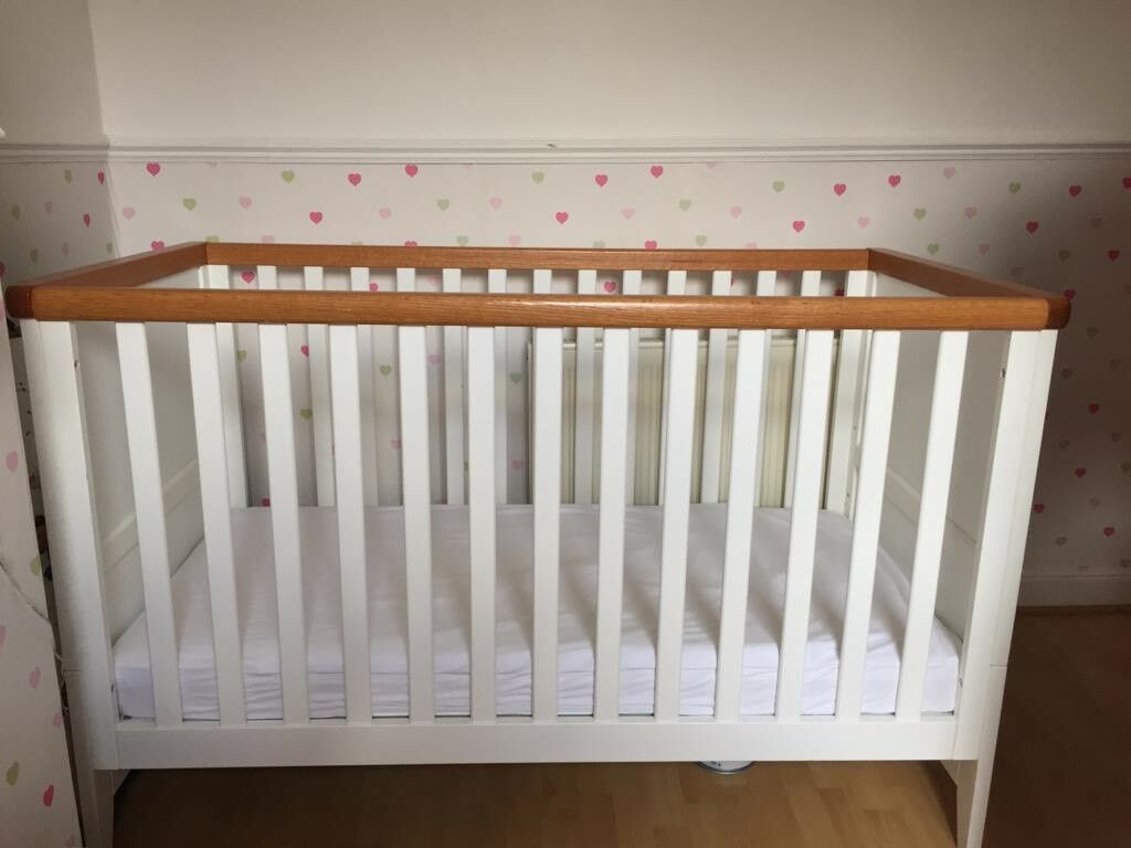 Mothercare White/oak Cot Bed & Mattress - Cradle , HD Wallpaper & Backgrounds