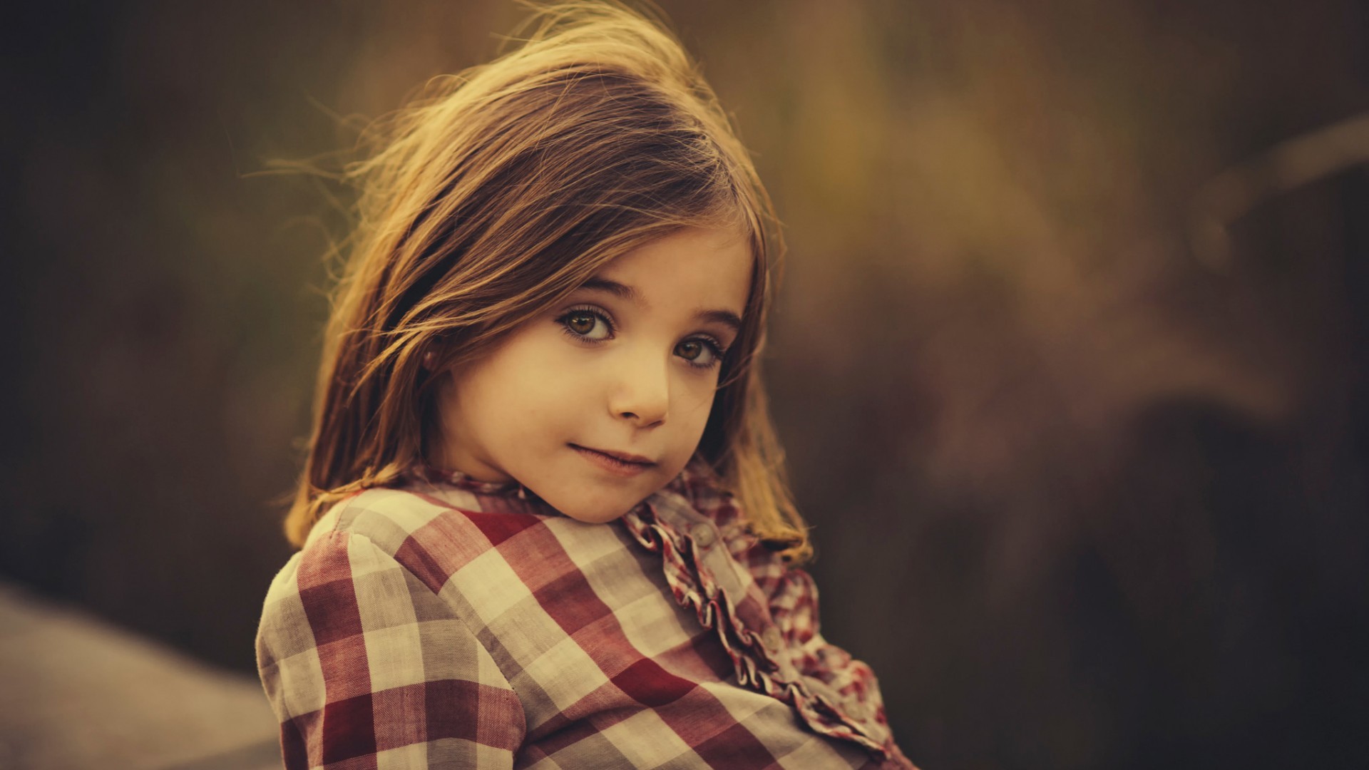 Little Girl Beautiful Eyes Wallpaper With Resolution - Hd Little Girl , HD Wallpaper & Backgrounds