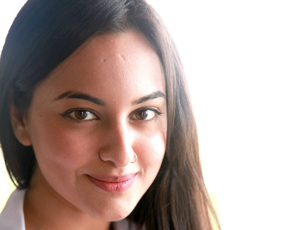 Sonakshi Xxx Wallpaper - Sonakshi Sinha Without Makeup , HD Wallpaper & Backgrounds