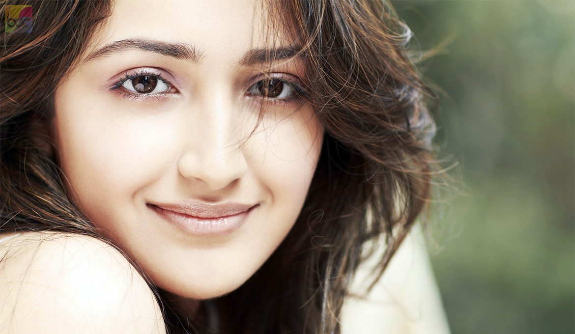 Images Of Shivaay Movie Very Beautiful - Sayesha Saigal In Shivaay , HD Wallpaper & Backgrounds