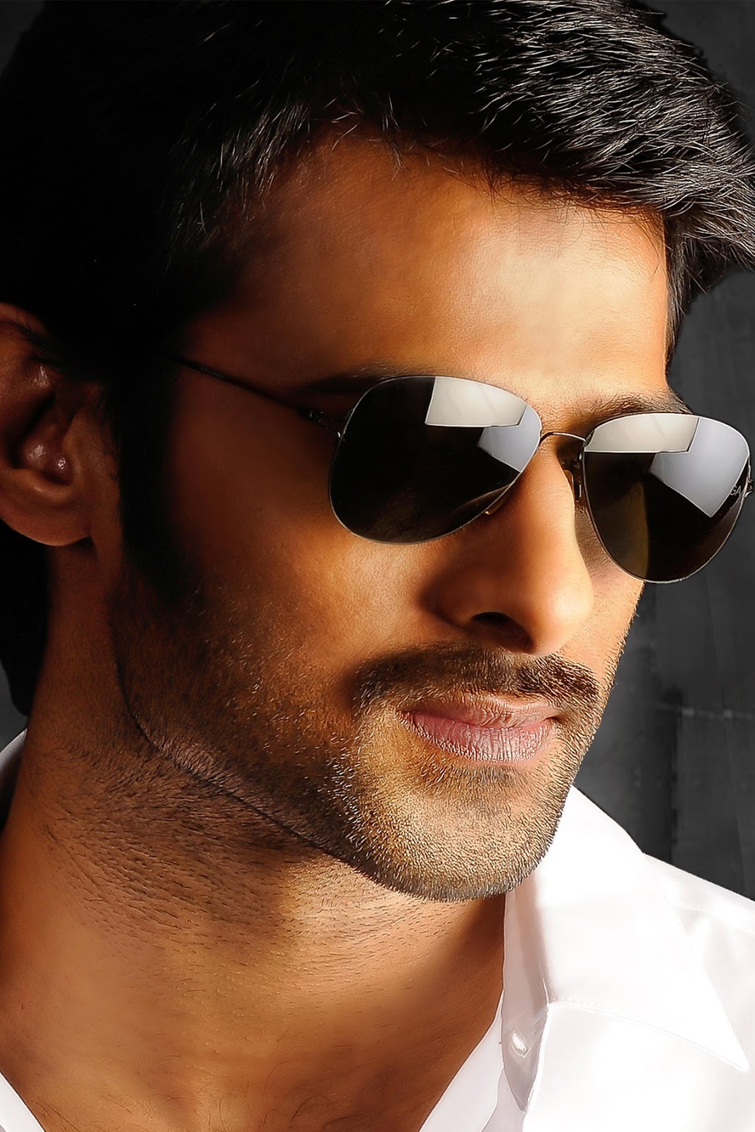 Prabhas Wallpapers Free Download For Desktop Download - Prabhas Hd Image Download , HD Wallpaper & Backgrounds