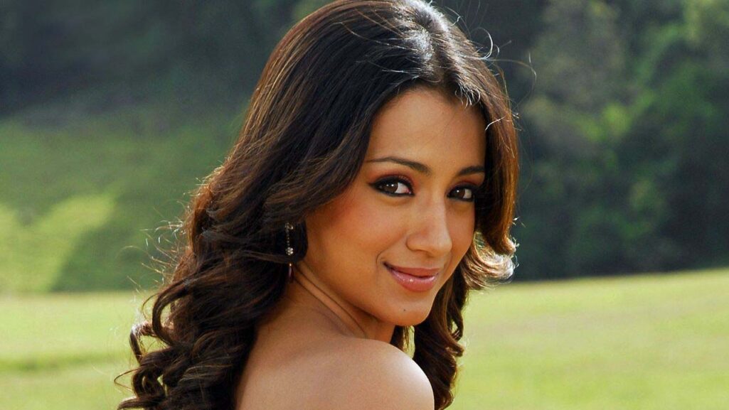 Trisha Hd Wallpapers - Trisha Krishnan Mahesh Babu Film , HD Wallpaper & Backgrounds