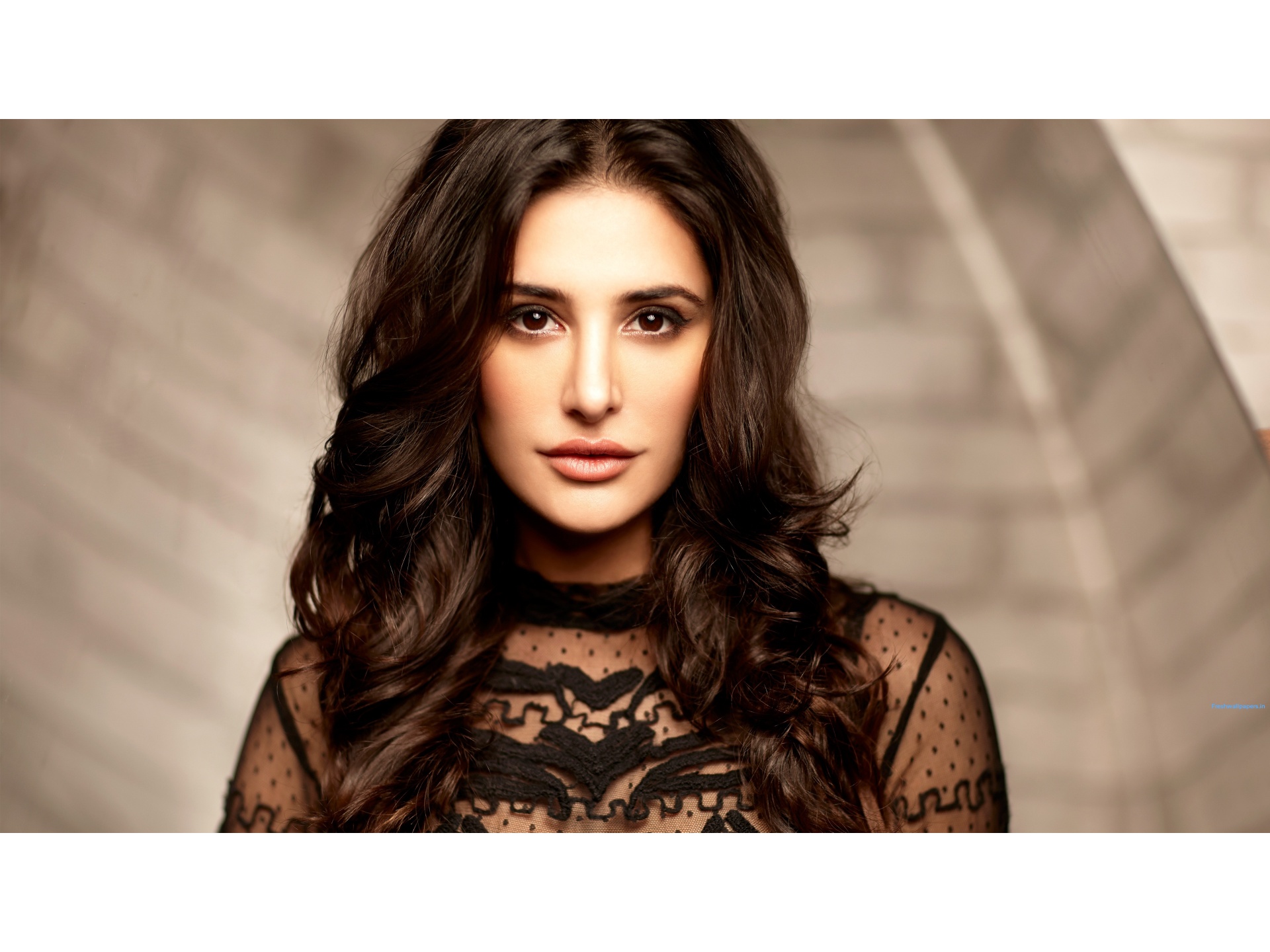 X - Nargis Fakhri , HD Wallpaper & Backgrounds