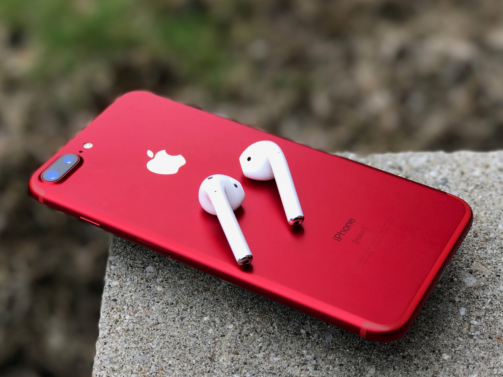 It's One Of The Most Visually Distinctive And Personal - Iphone 8 Plus Red Colour , HD Wallpaper & Backgrounds