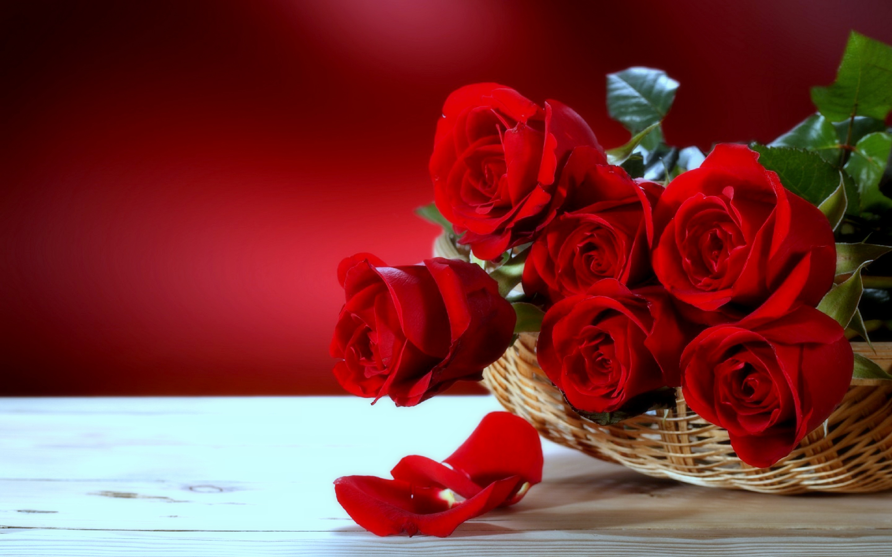 Red Roses Desktop Flowers Wallpaper - Most Beautiful Love Flowers , HD Wallpaper & Backgrounds