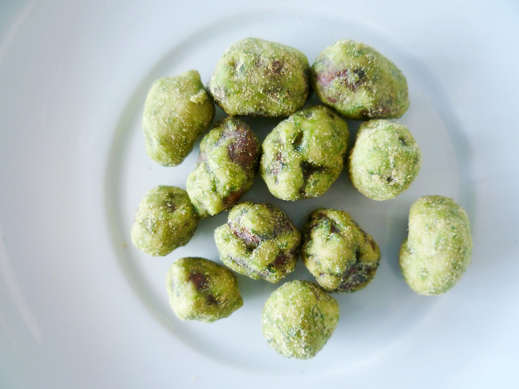 By Rosmarie Voegtli Wasabi - Brussels Sprout , HD Wallpaper & Backgrounds