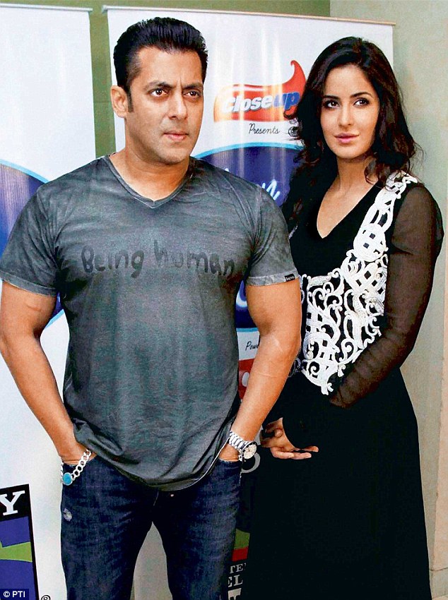 Katrina Kaif Ke Wallpaper - Salman Khan And Katrina Kaif , HD Wallpaper & Backgrounds